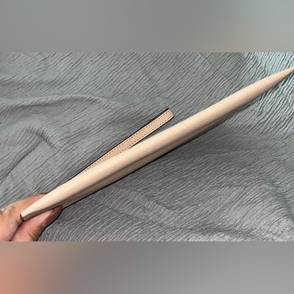 Michael Kors Giftables XL Zip Clutch Bag Saffiano Leather “Ballet” Heart Studs - Picture 11 of 12